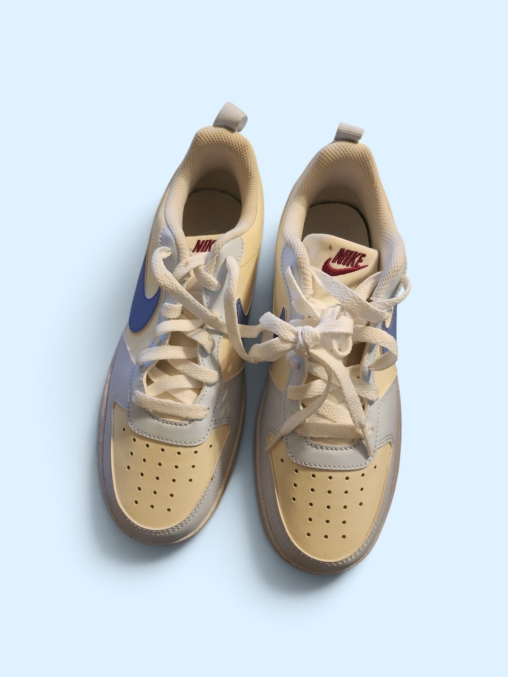 Nike Kids Low-Top Sneakers in White, Blue & Gray